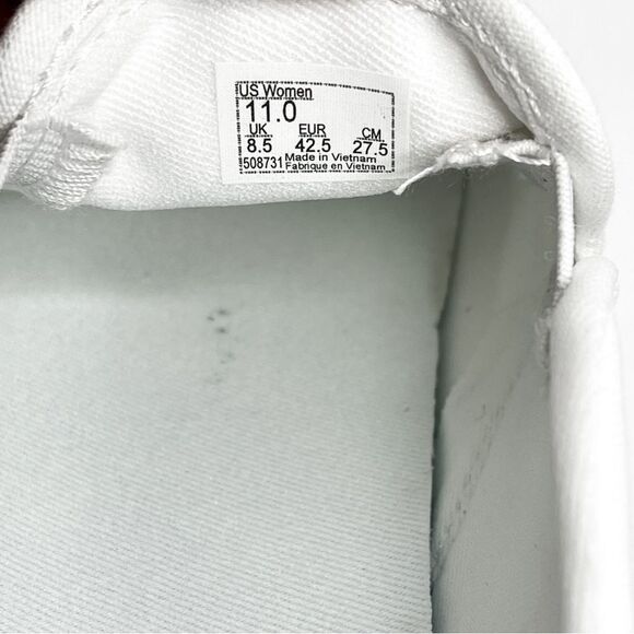 Vans Classic NEW WITH TAGS! Slip-On White Canvas Shoes - Women’s Size 11 - Picture 5 of 6